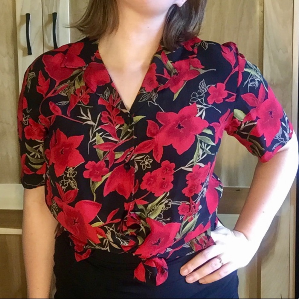 Vintage Boxy Fit 90s Floral Button Up Short sleeve